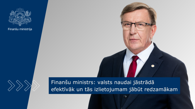 Finanšu ministra Māra Kučinska portrets līdz krūtīm un gaiši pelēka fona, uz attēla ir teksts