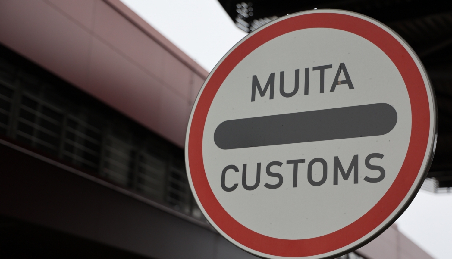 Lieguma zīme ar uzrakstu Muita.