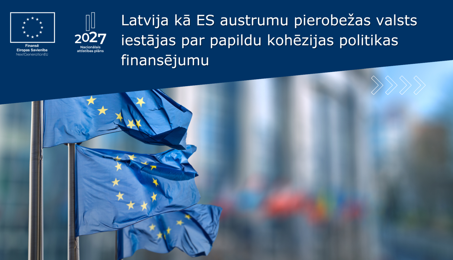 Trīs ES karogi