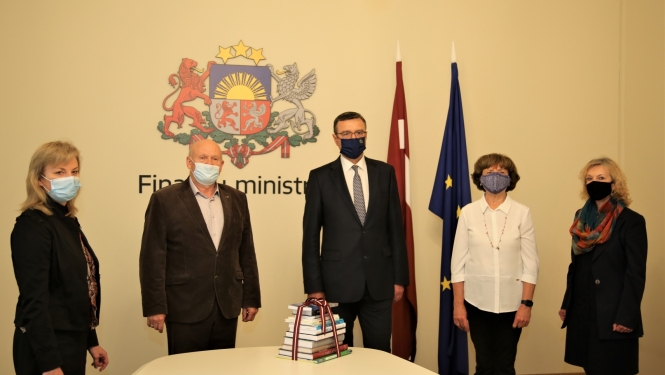 Finanšu ministrs tiekas ar Grāmatizdevēju asociācijas pārstāvjiem