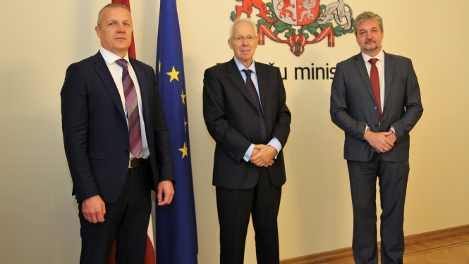 Valsts kases pārvaldnieka  Kaspara Āboliņa un FM parlamentārā sekretāra Ata Zakatistova tikšanās ar Eiropas Padomes Attīstības bankas (EPAB) prezidentu Rolfu Venzelu (Rolf Wenzel)