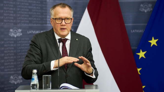 Finanšu ministrs A.Ašeradens 