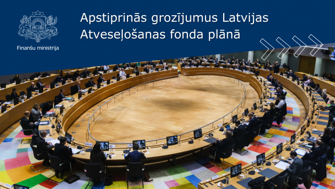 Apstiprinās grozījumus Latvijas Atveseļošanas fonda plānā. Daudz cilvēku sēž lielā telpā pie ovāla galda