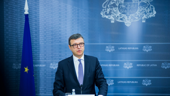 Attēlā redzams finanšu ministrs Jānis Reirs