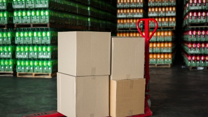 noliktava ar kastēm