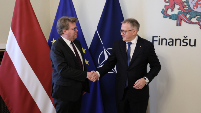 Finanšu ministrs Ašeradens tiekas ar Francijas vēstnieku: sarunas centrā – ES daudzgadu budžeta prioritātes un drošība