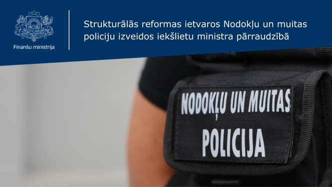 Attēlā redzama Nodokļu un muitas policijas formastērpa daļa tuvplānā