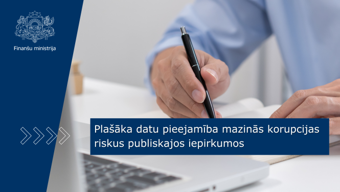 Cilvēks raksta pie klēpjdatora, uz attēla ir uzraksts “Plašāka datu pieejamība mazinās korupcijas riskus publiskajos iepirkumos”
