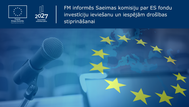 Attēls zilos toņos, tuvplānā redzams mikrofons, datora monitora daļa, pa virsu attēlam ir ES dzeltenās zvaigznes