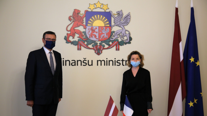 Finanšu ministrs tiekas ar Francijas vēstnieci Latvijā