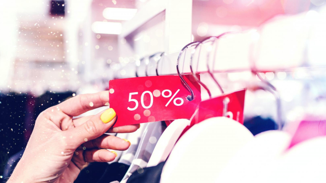 apģērbs ar atlaižu zīmi