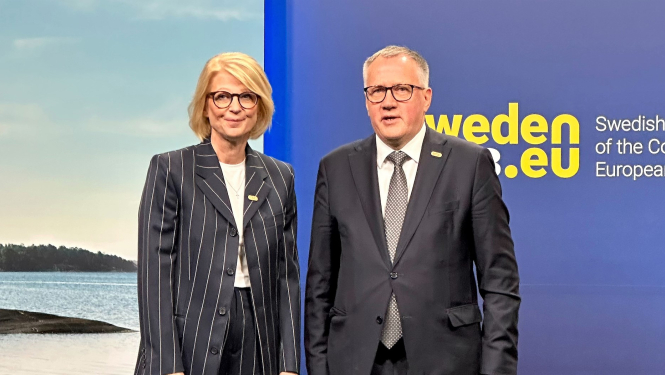 Finanšu ministrs Arvils Ašeradens un Zviedrijas finanšu ministre