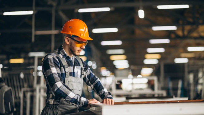 rūpnīcas darbinieks