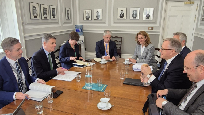 finanšu ministrs vizītē Īrijā