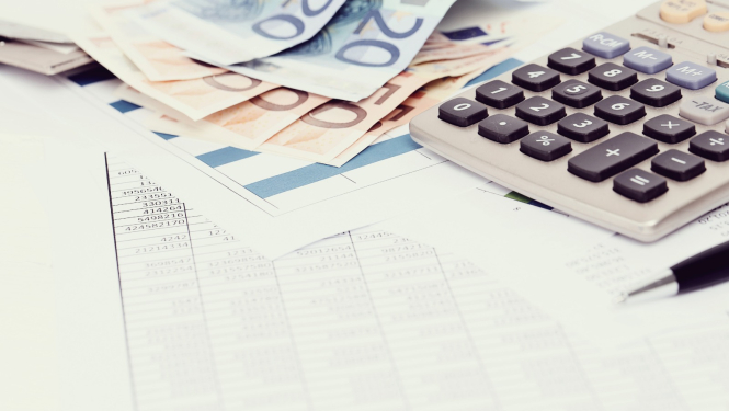 Kalkulators, nauda, aprēķini